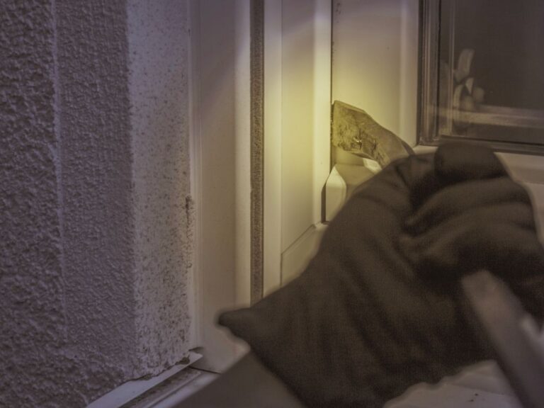 How do thieves break into garages